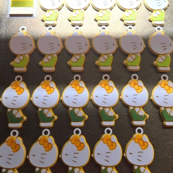 Dear daniel + HK keychain set - Picture 2 of 2